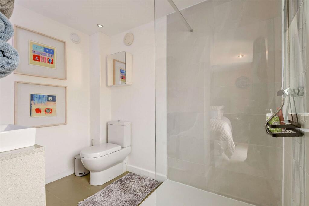En-Suite Shower