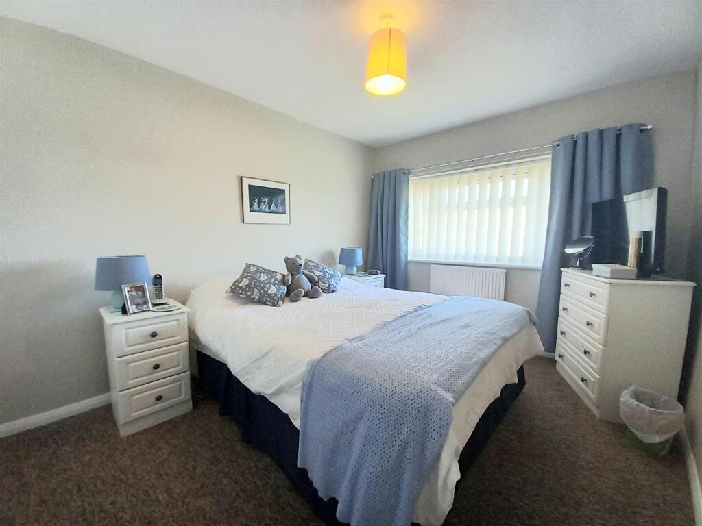 3 Ochil Close Bed 1.jpg