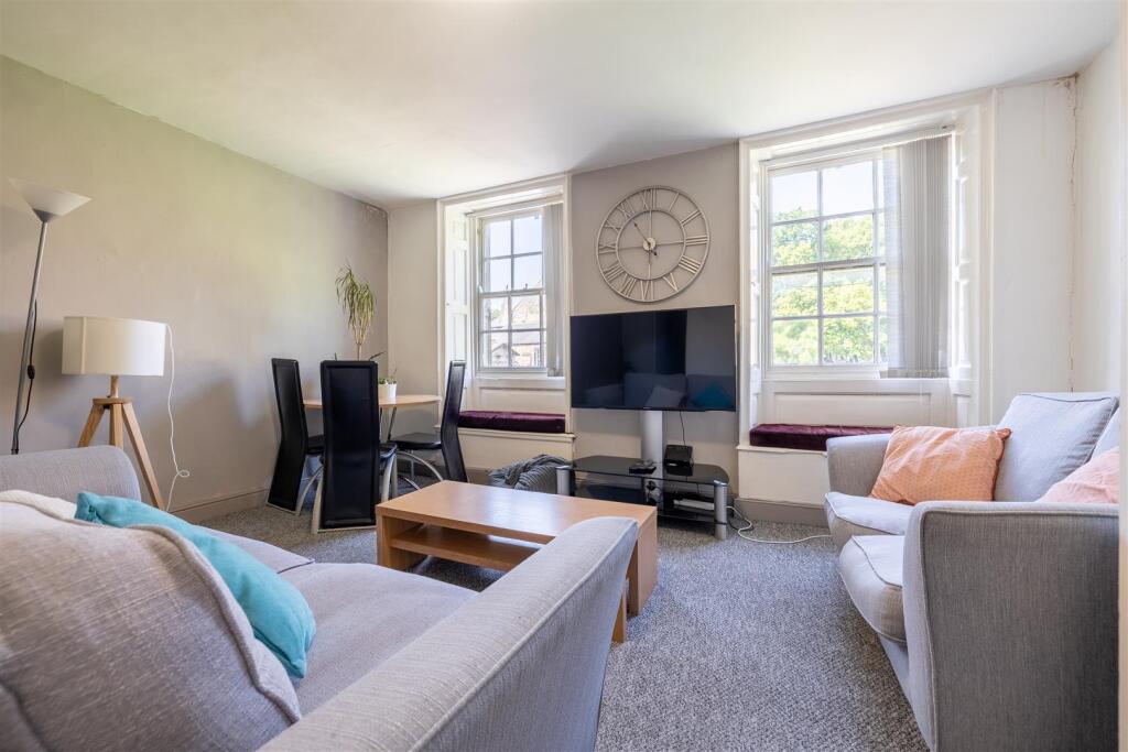 23 Castle Hill Flat 2_5.jpg