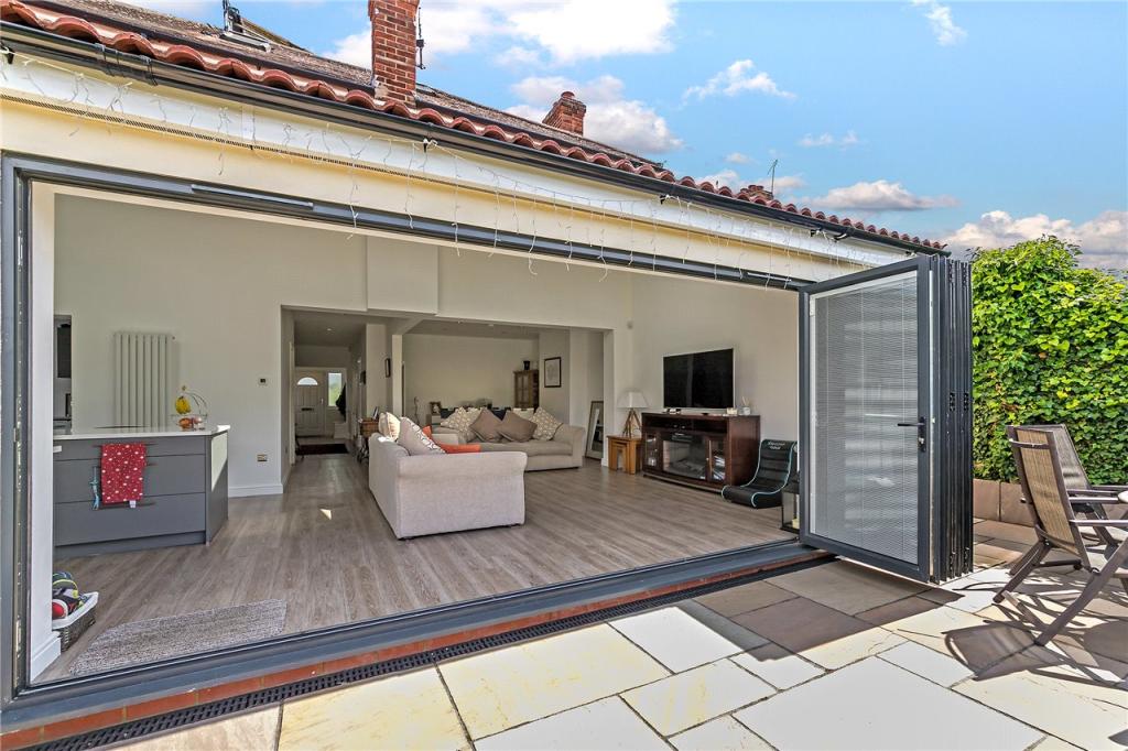 Bi-Folds