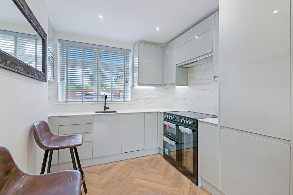 NEWARK ROAD,63A -...