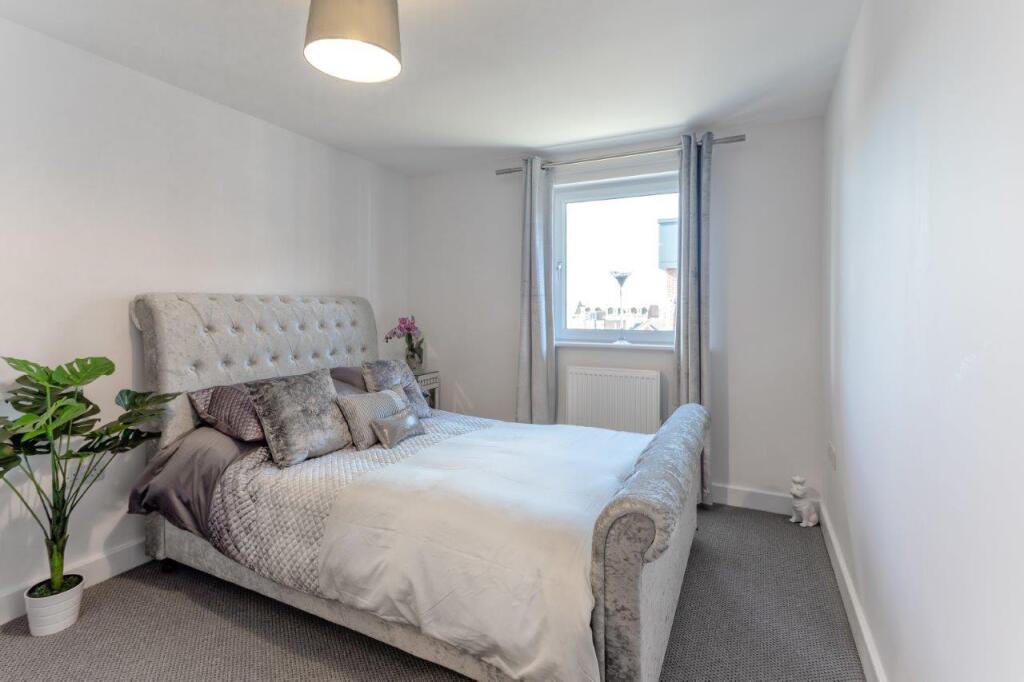 5 Bedroom.jpg