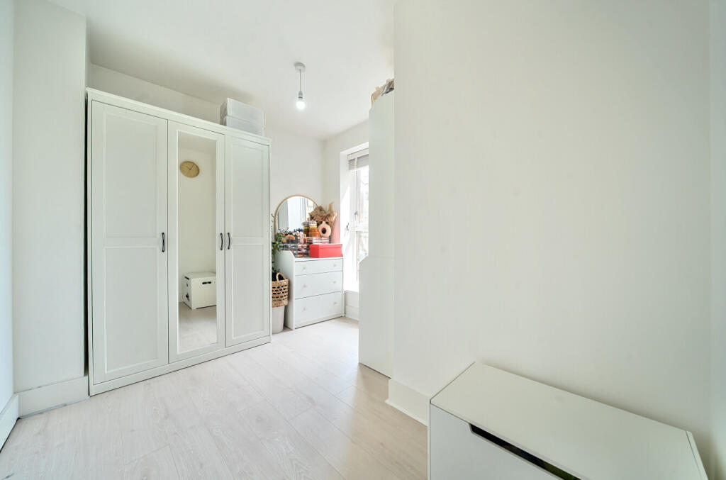 1306364-15-684856...