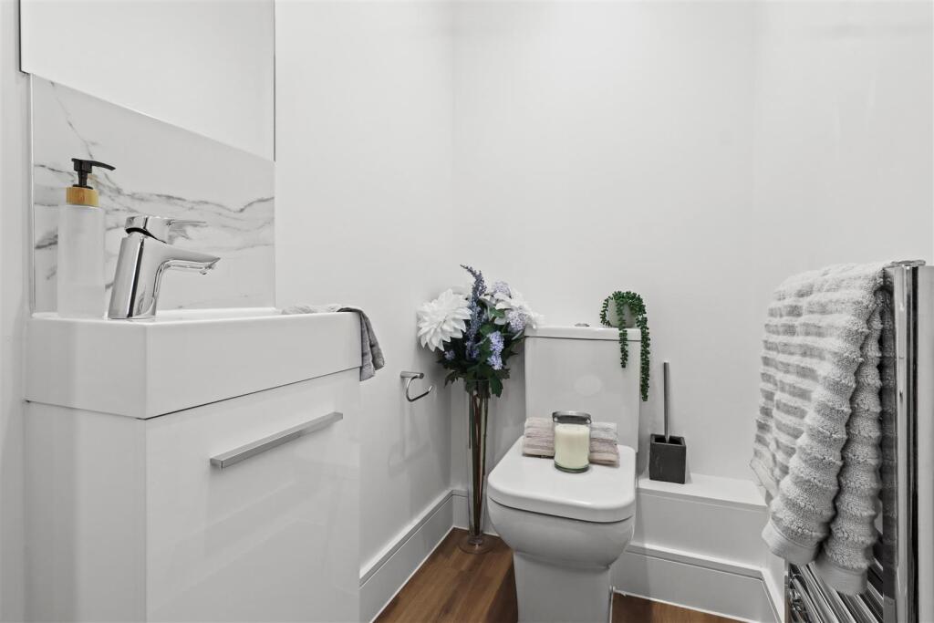 Cloakroom/WC