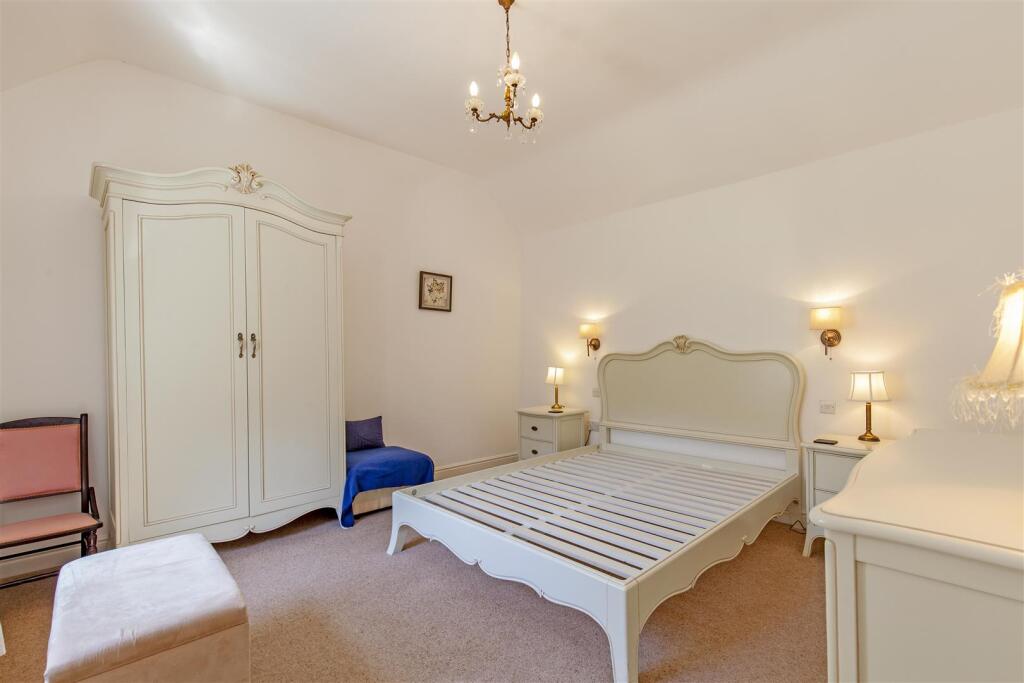 Bedroom 2-1.jpg