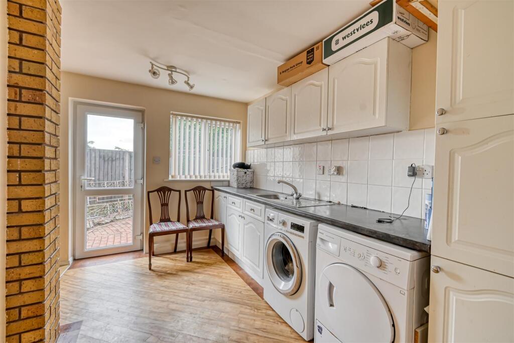 2 Carlton Rise-01.jpg