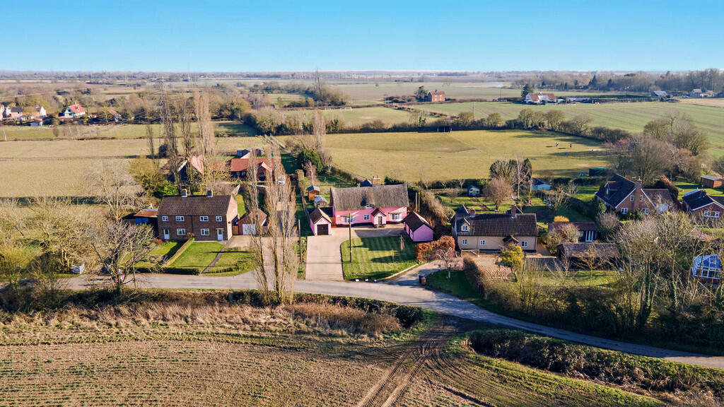 8638610-exterior2...