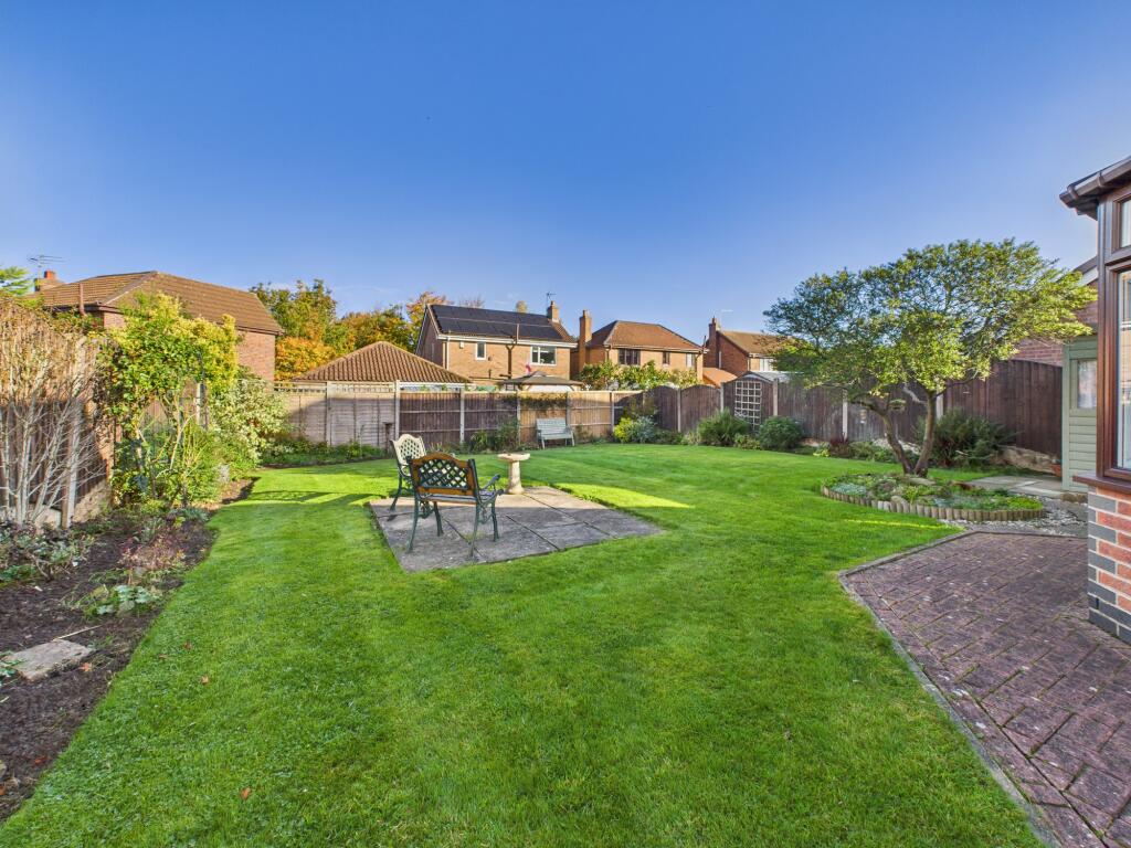 CAM02871G0-PR0634-STILL020