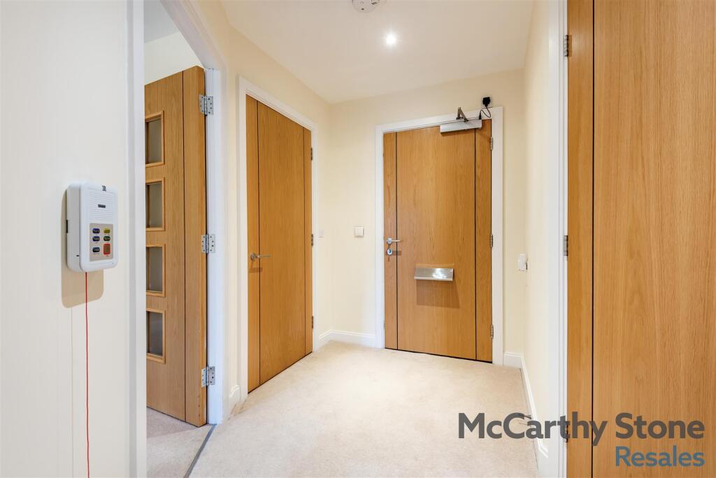 8673628-interior14.jpg