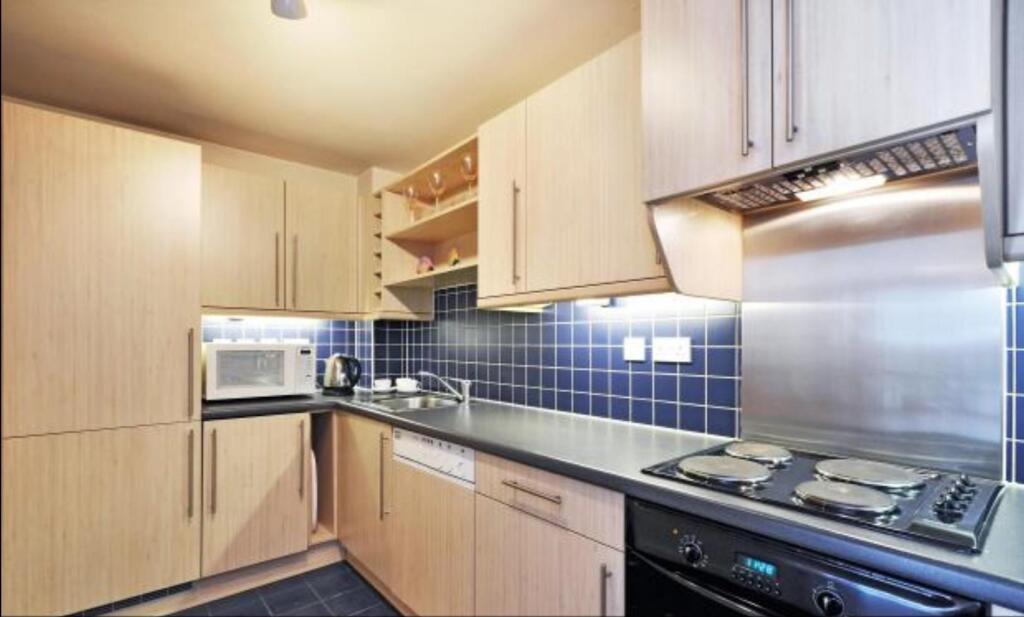 Kitchen 1.jpg