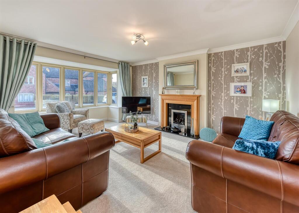 32 Post Office Road-living.jpg