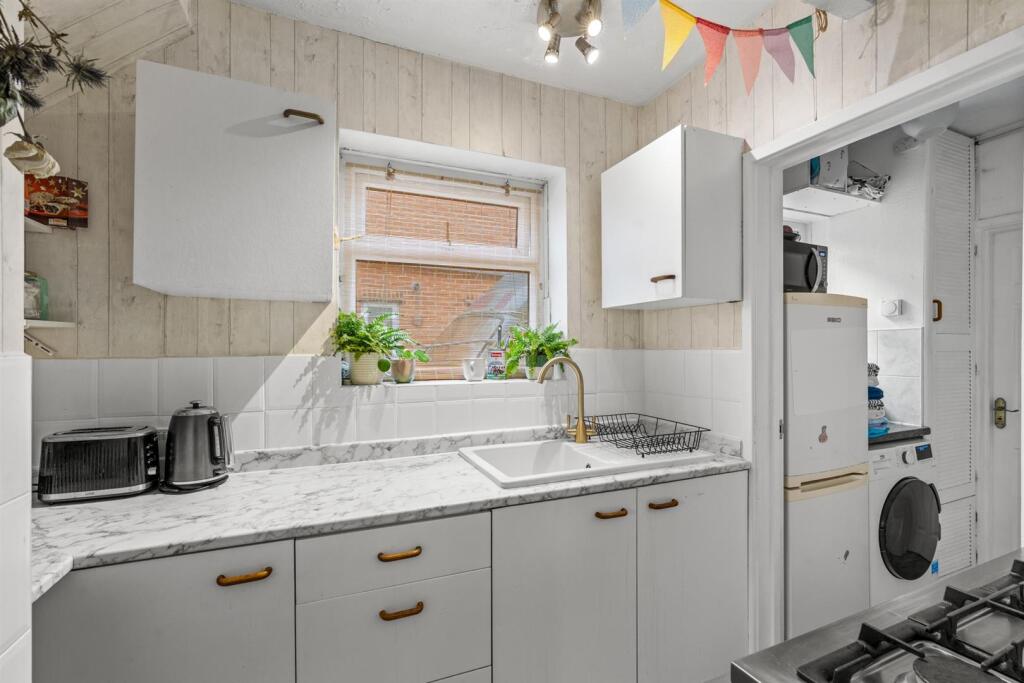 24HilaryAve-005.jpg