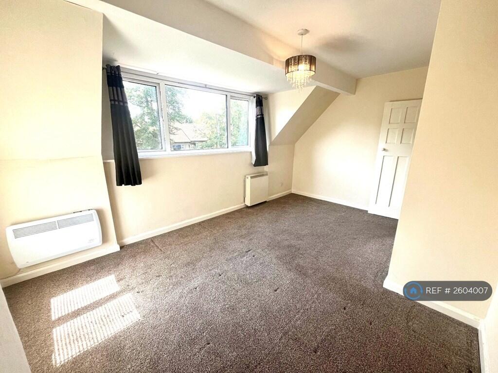 Double Bedroom 