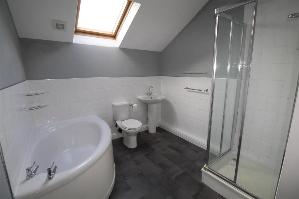 Bathroom.JPG