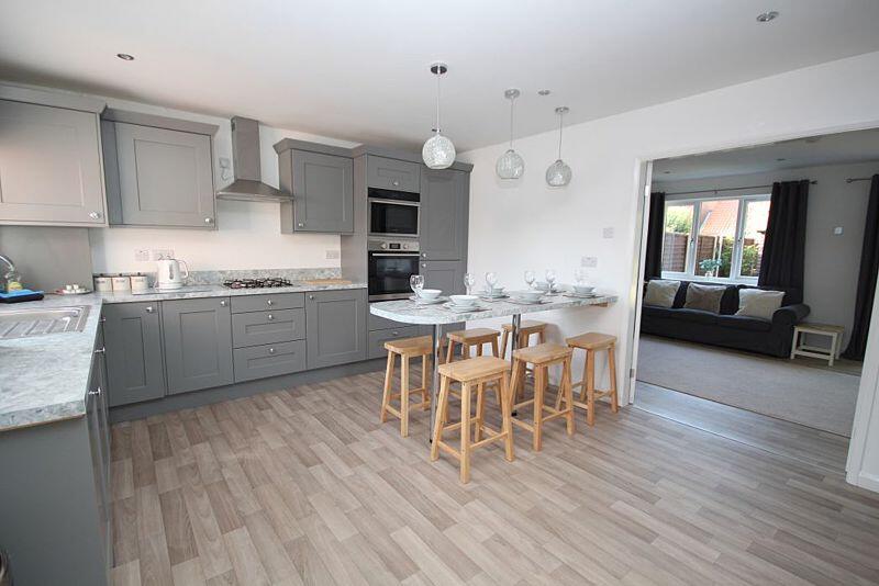 breakfast kitchen photo 3