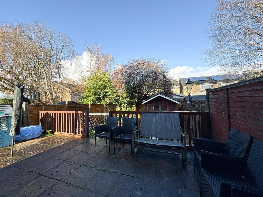 Garden - decking.jpg