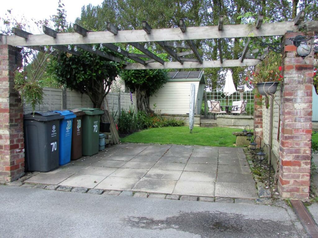 KnottLanes70gdn2.JPG