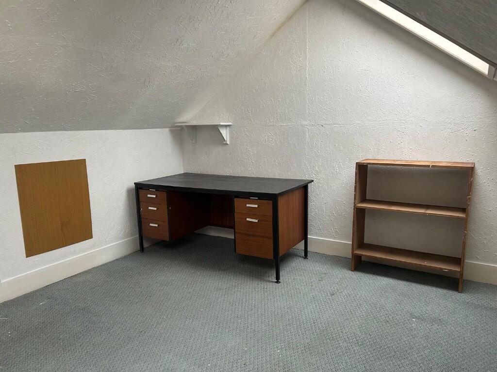 LOFT ROOM 