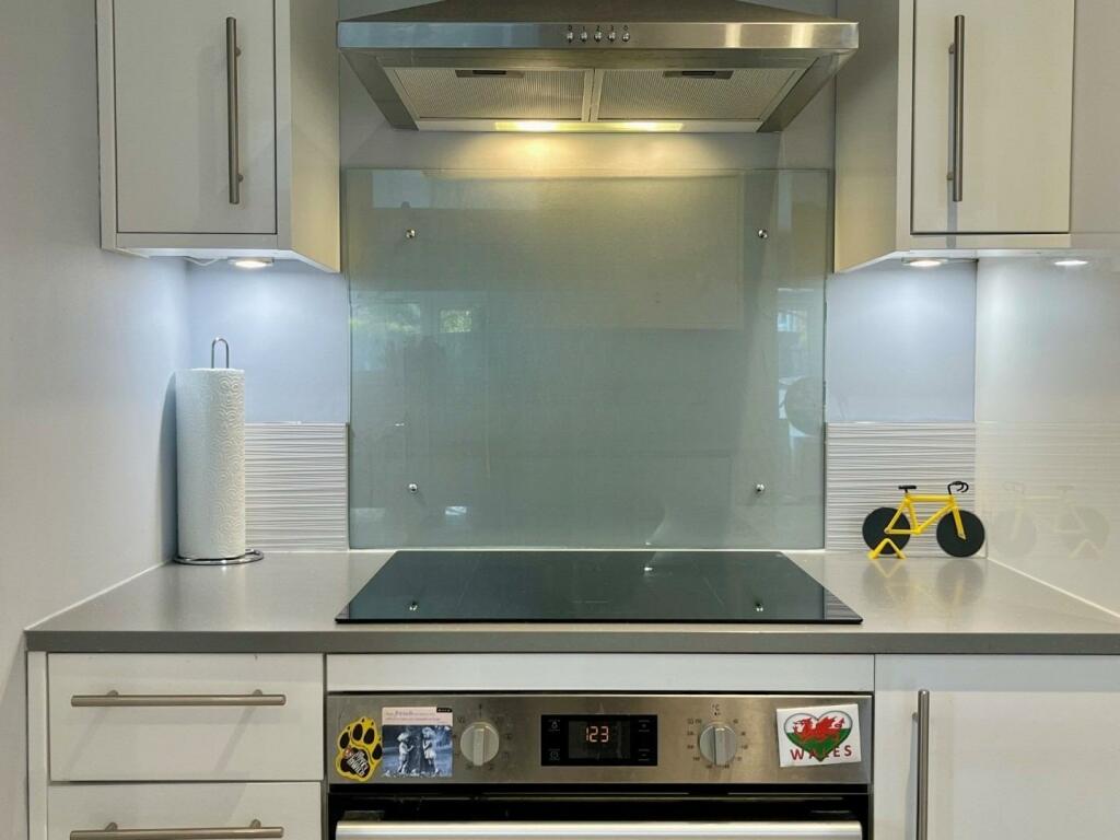 kitchen 1.jpg