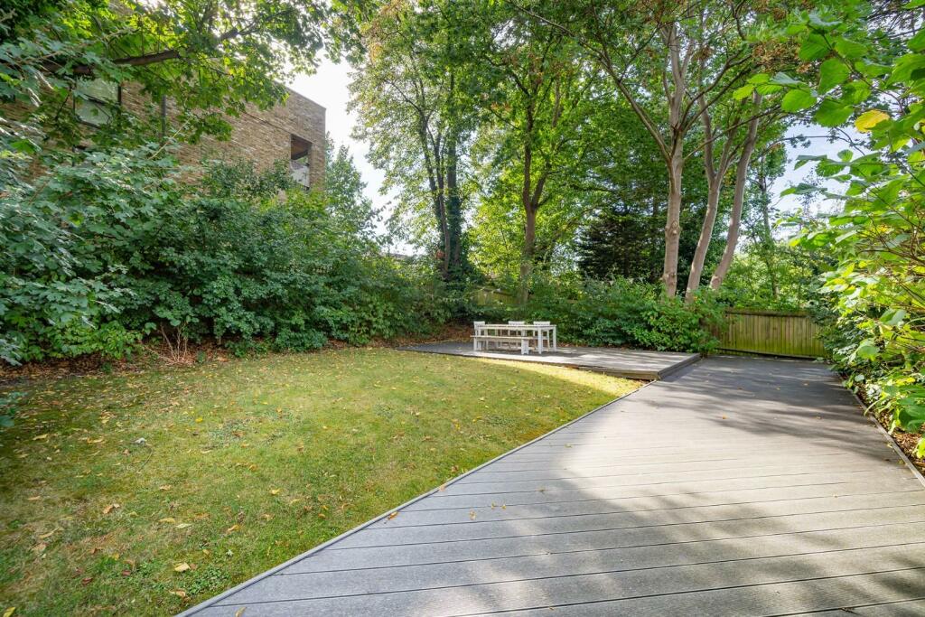 Communal Garden.jpg