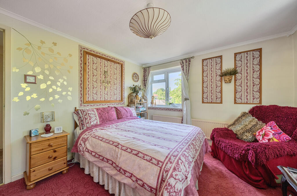 1304258-15-683df8...