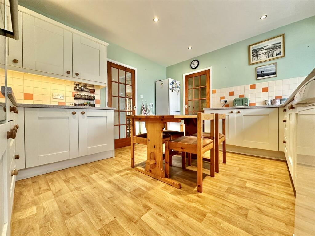 Kitchen/Breakfast Room
