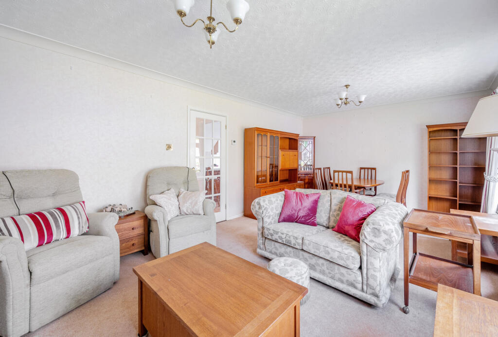 1298512-13-683d81...