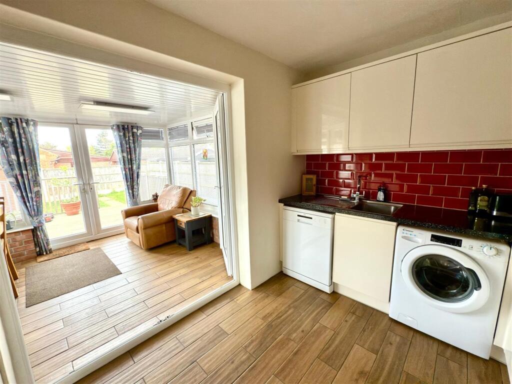 KITCHEN TO GARDEN ROOM.jpg