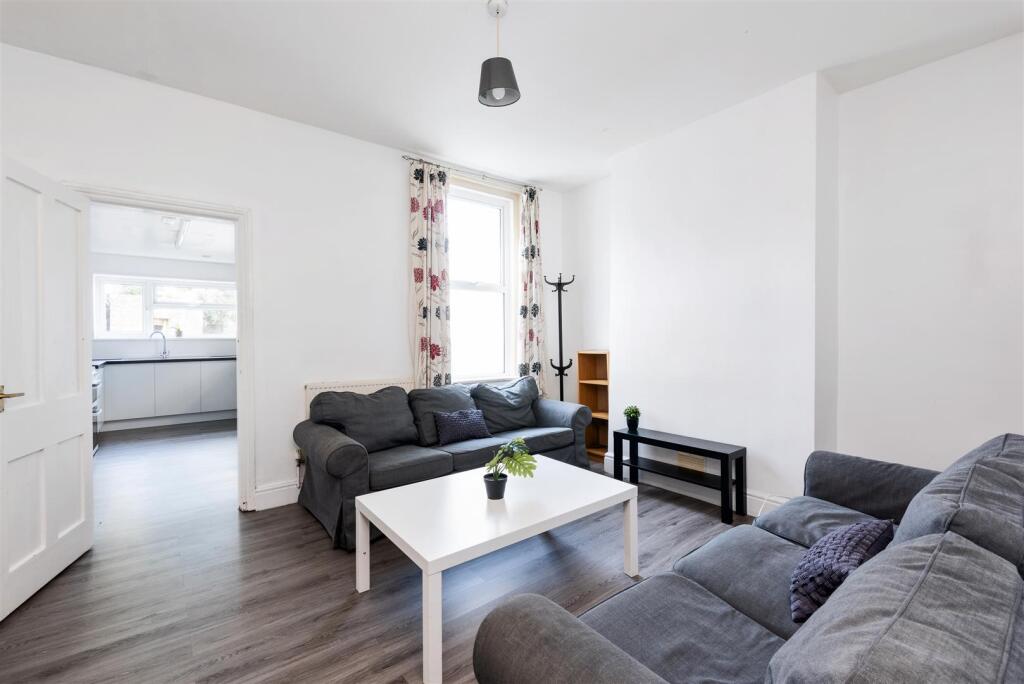 10 St Peters Terrace-1.jpg