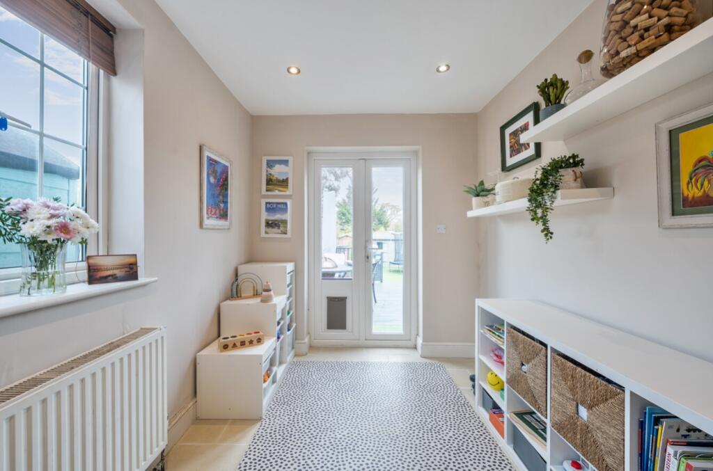 1375390-13-690b2bc56eaaf