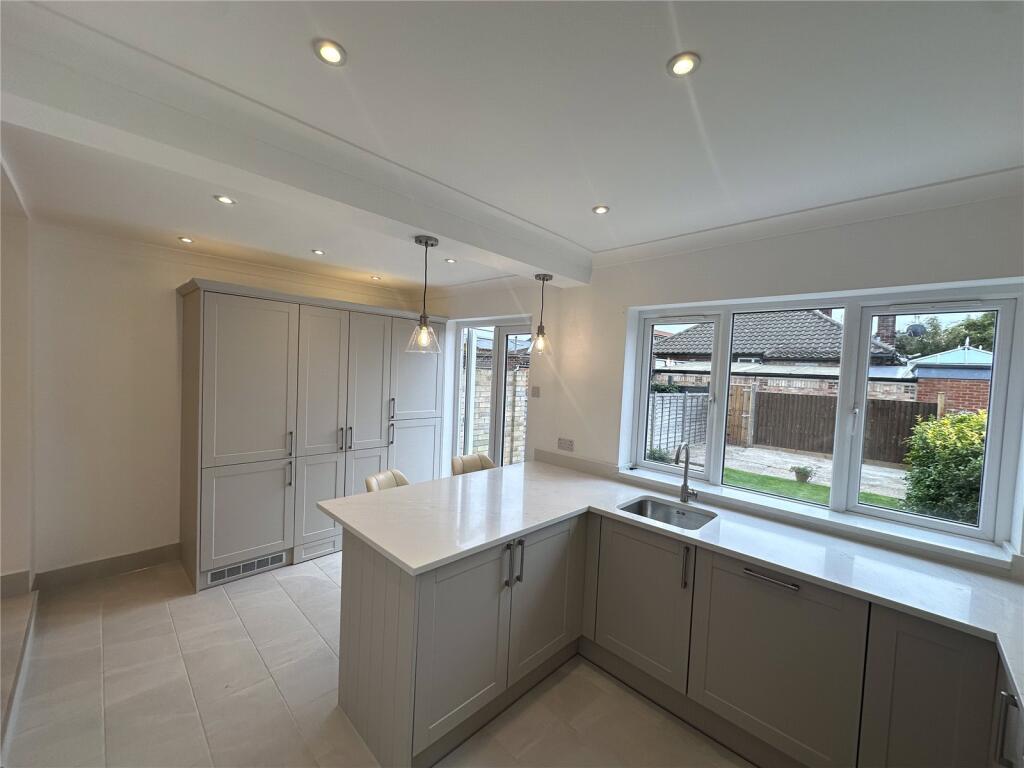 Kitchen/Breakfast Rm