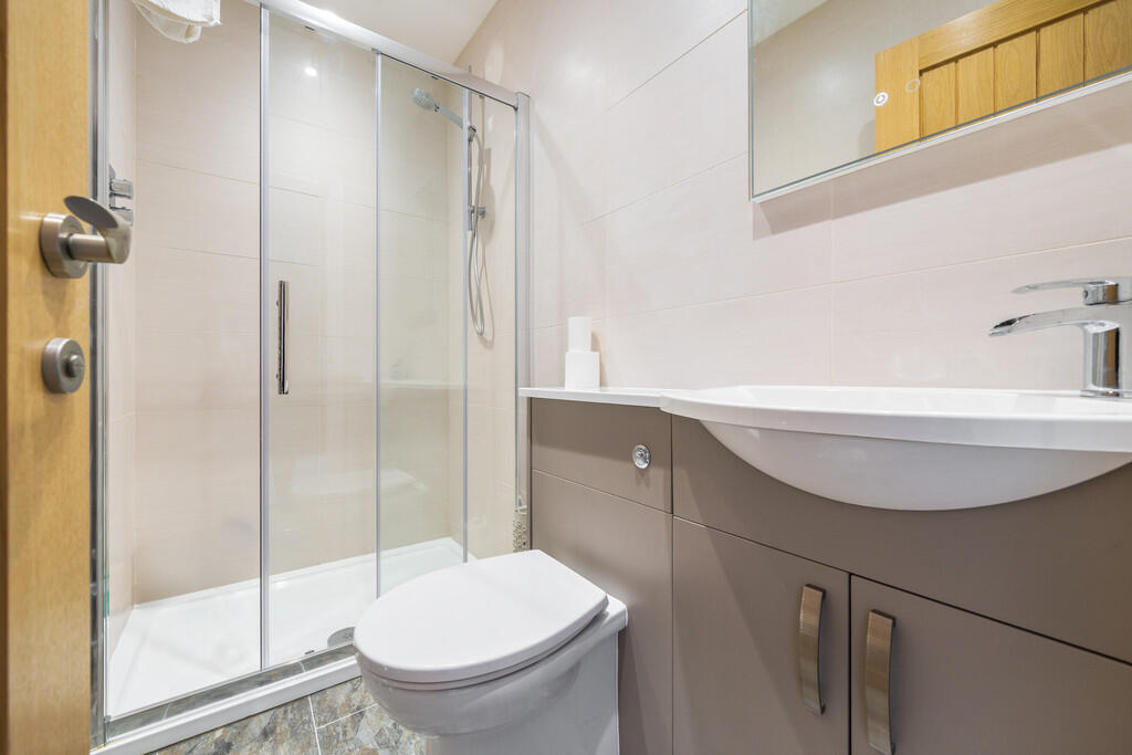 En Suite Shower R...