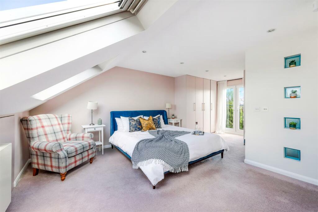 Master Bedroom With En-Suite