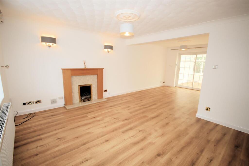 Lounge / Dining Room