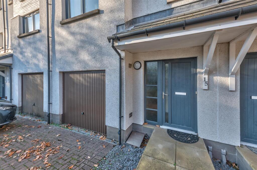 15 Dudhope Gardens Dundee-29.JPG