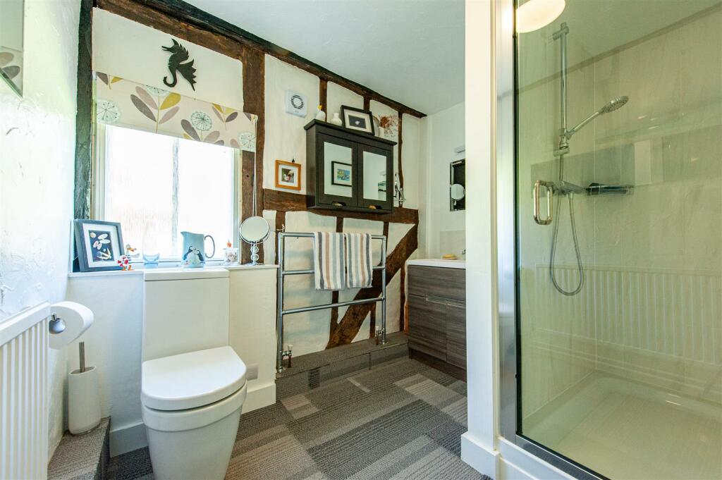 Shower Room.jpg