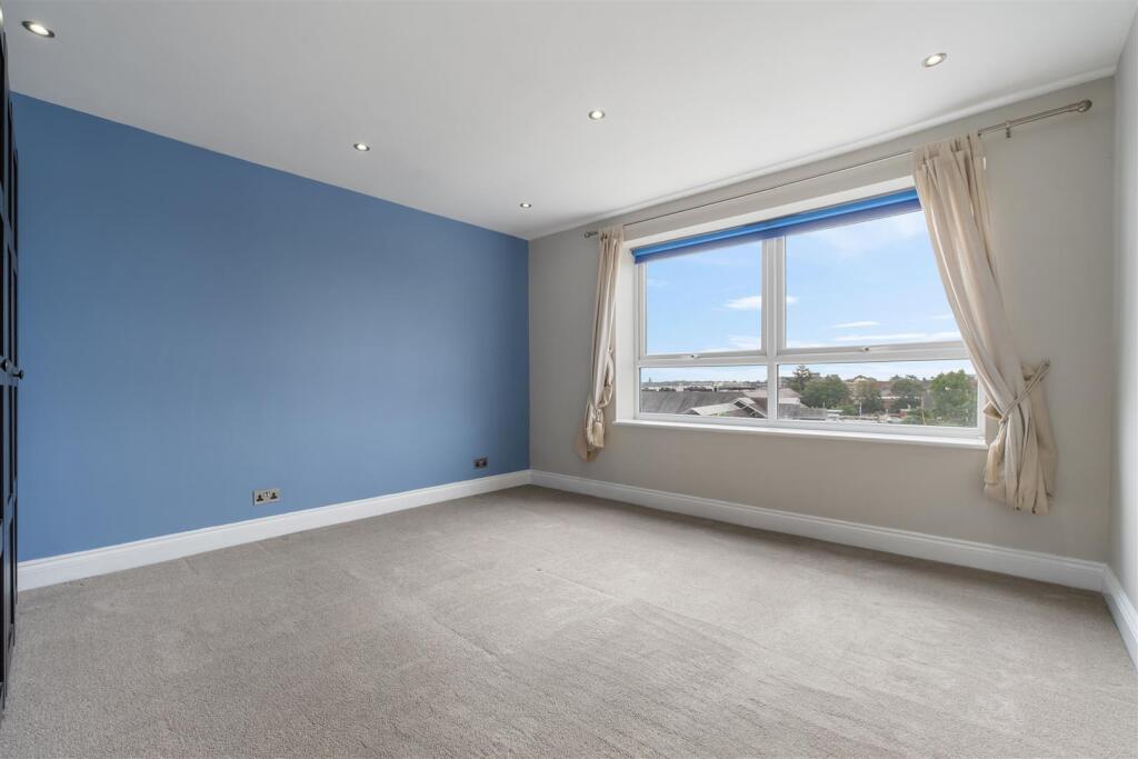 17 Heathdene, Chase Side N14 5HU-1.jpg