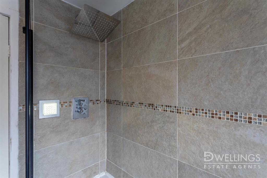 DWELEST- 8 Cheviot Close, Swadlincote, DE11 9EE-00