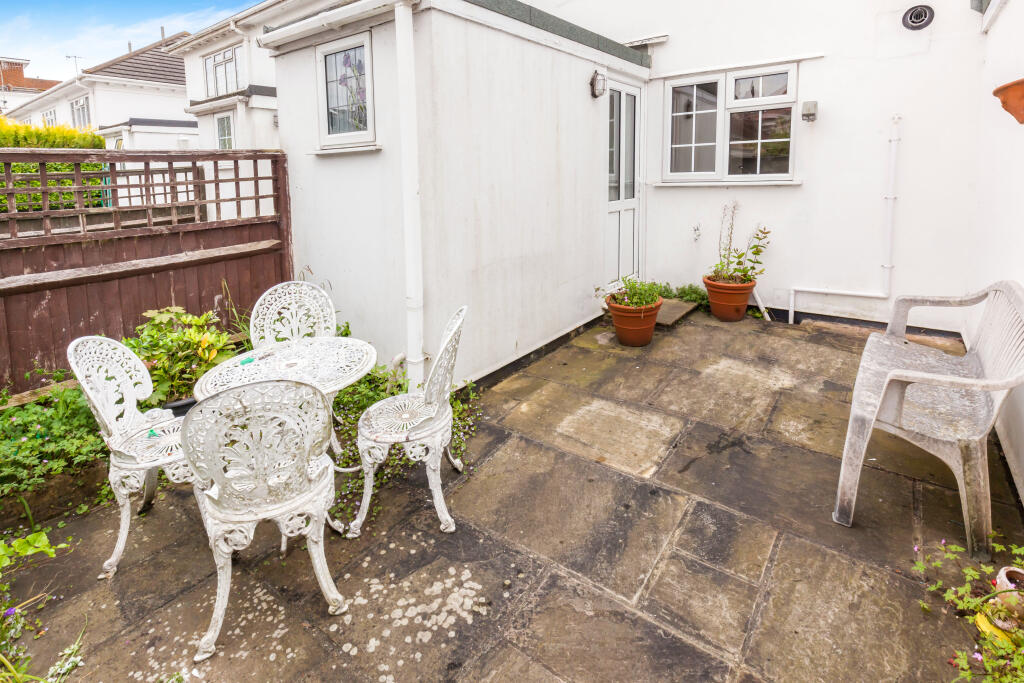 Courtyard Style Garden
