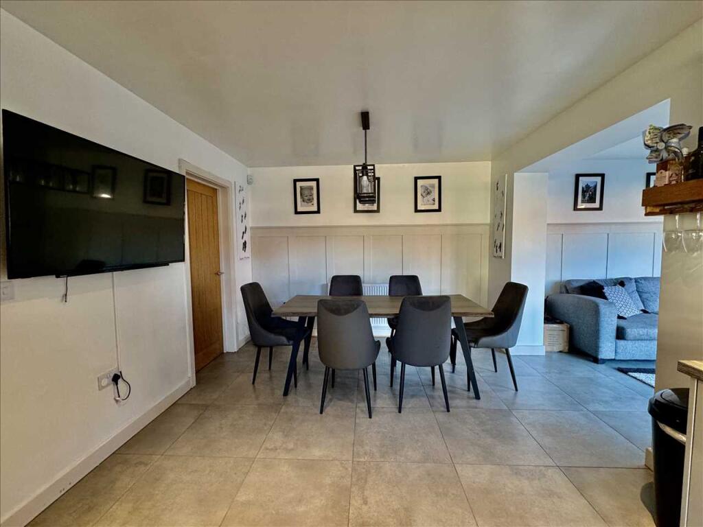 LIVING KITCHEN