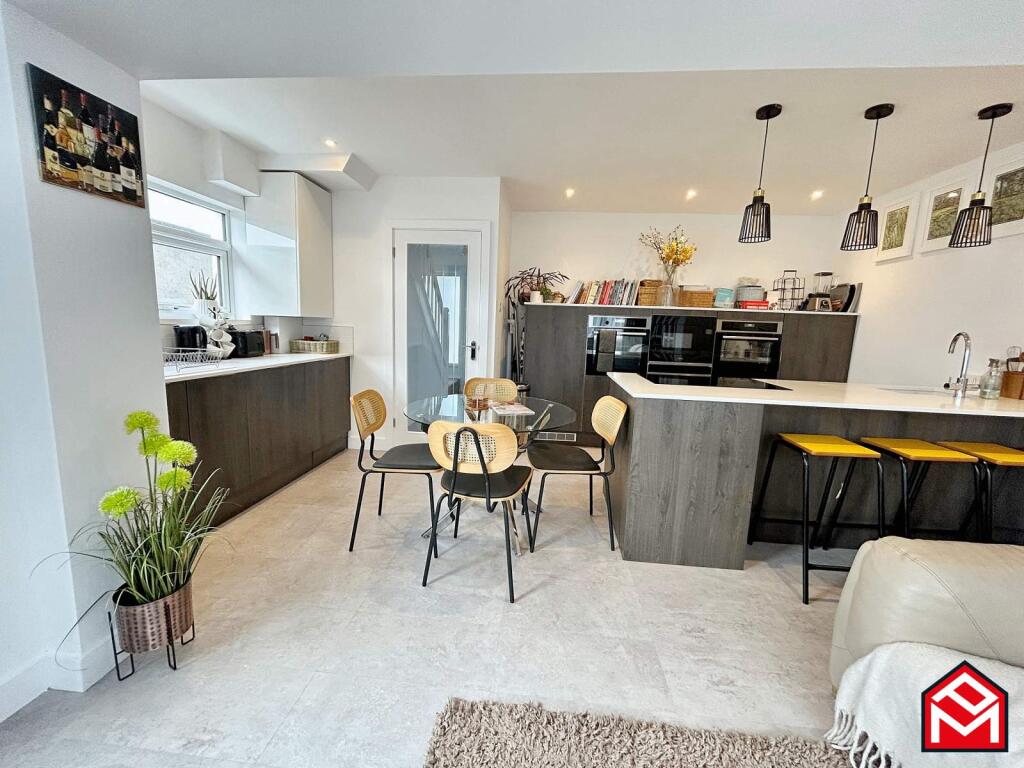 Open Plan Kitchen/ Dining/ Living