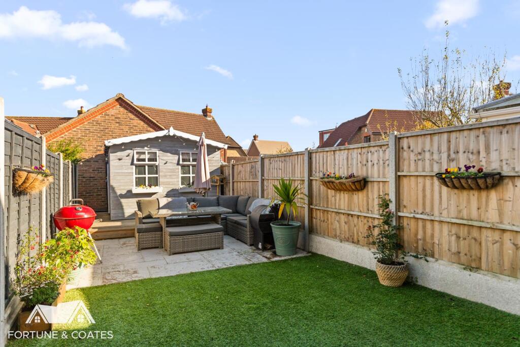 SheldonClose_2.jpg