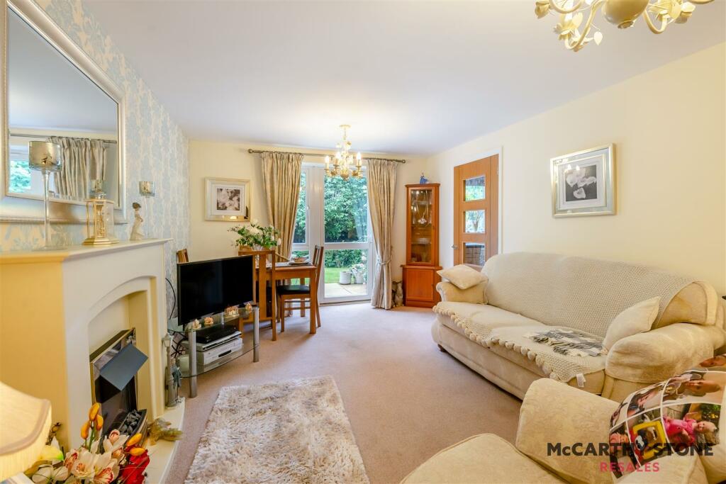 8604007-interior13.JPG