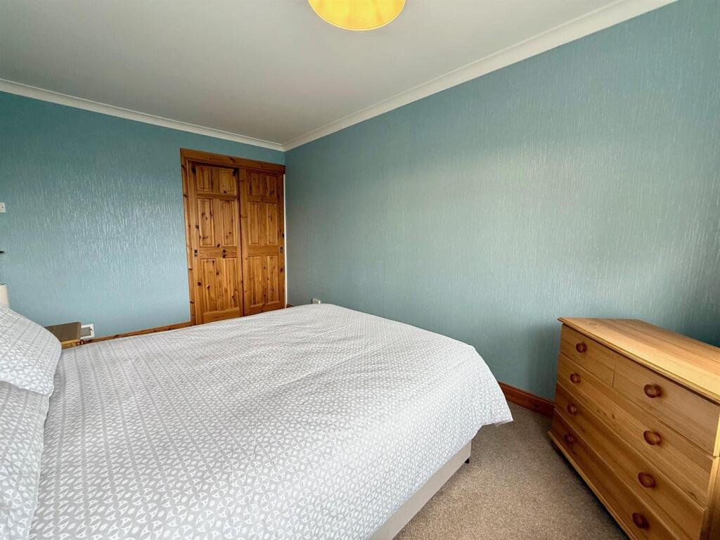Bed 1.jpg