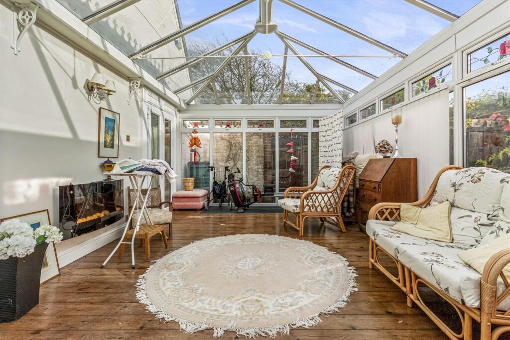 5 Parklands Ave New-020.JPG