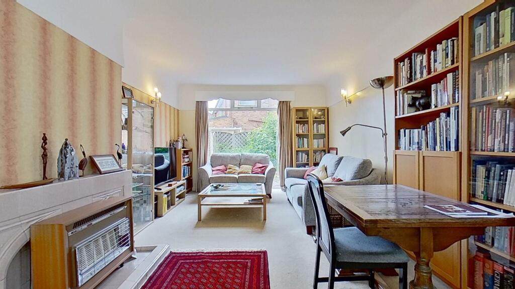LIVING ROOM/DINING AREA