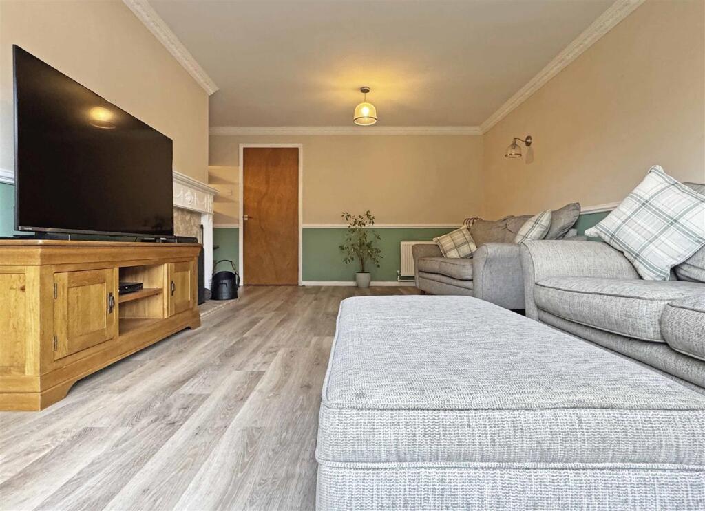 Lounge b.jpg