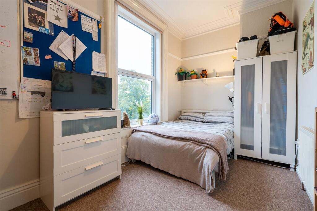 Bedroom 2_.jpg