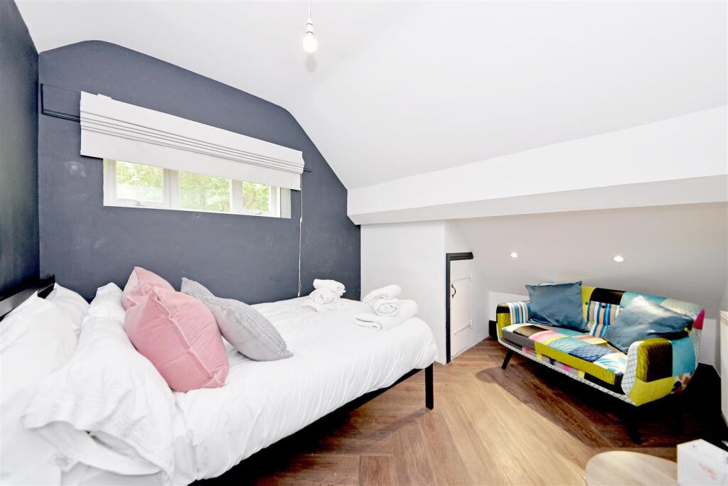 Boathouse Internal (7).jpg