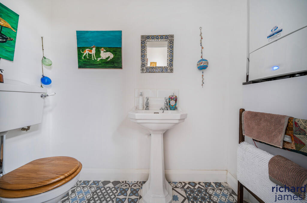 884ca8ff33d54ed79869dc778171286a